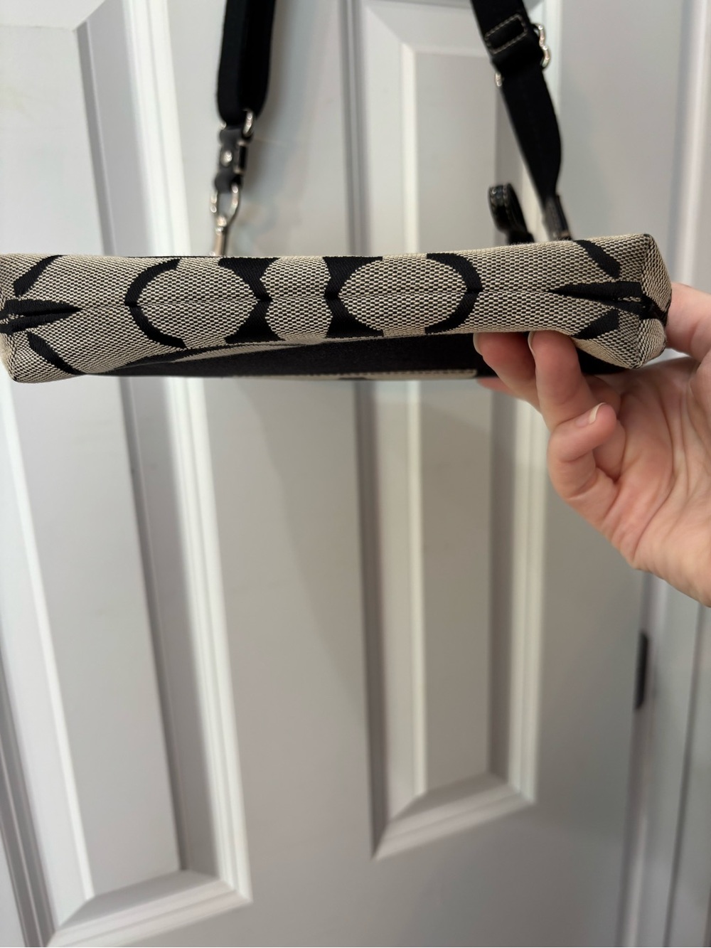 Coach Signature Monogram Canvas Crossbody Bag in Black / Gray Strap - EUC! - Picture 4 of 10